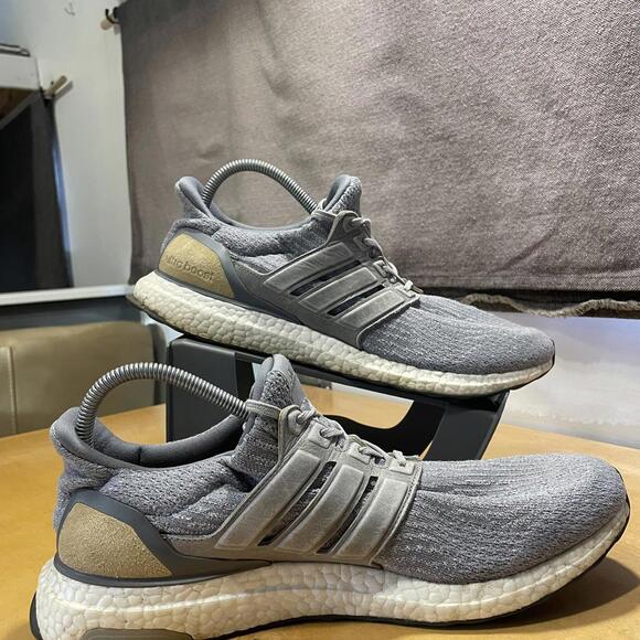 ADIDAS ULTRA BOOST - Picture 2 of 5